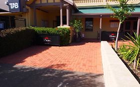 Dongara Hotel Motel